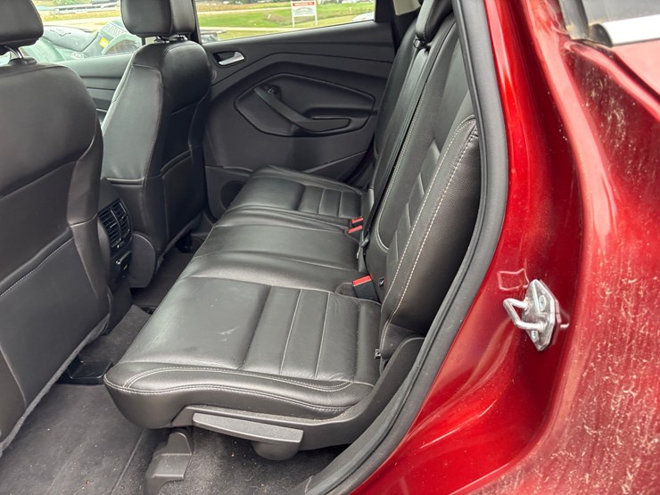 2015-ford-escape-image-32
