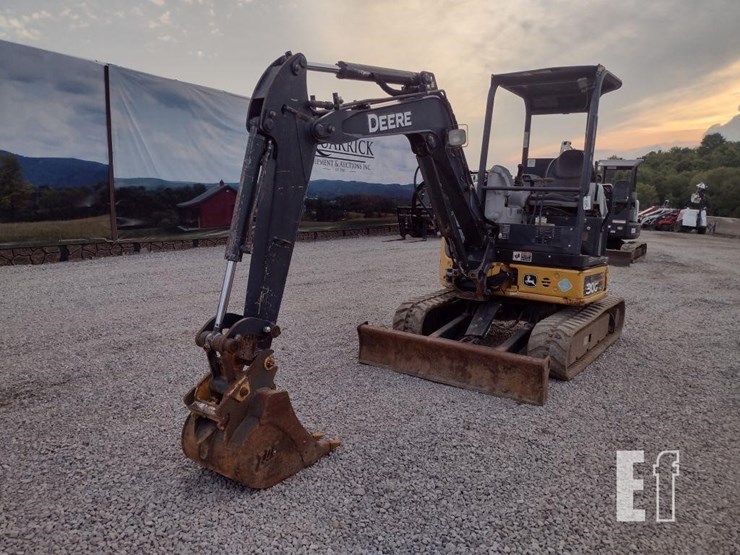 2017-deere-30g-image-38