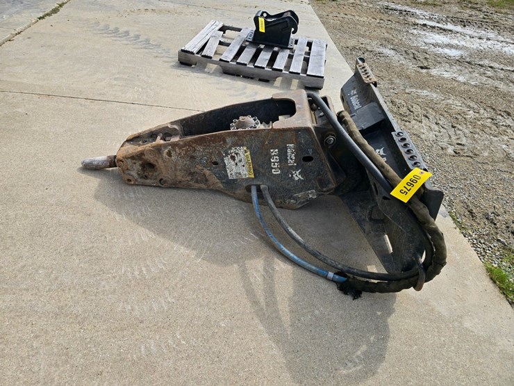 #9675-•-bobcat-b950-hydraulic-breaker-image-2