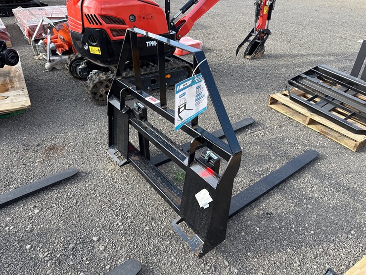 #1090-•-48"-skid-steer-pallet-forks-image-2