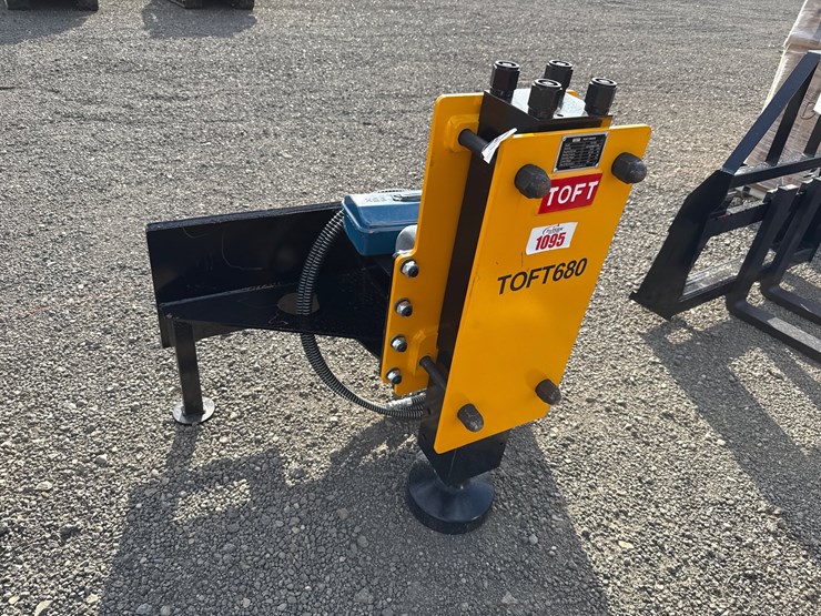 #1095-•-toft-skid-steer-hyd-breaker-image-1