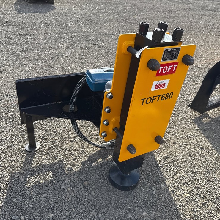 #1095 • TOFT SKID STEER HYD BREAKER