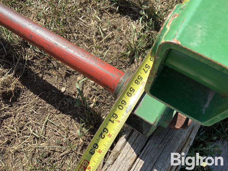 worksaver-tractor-loader-bale-spear-attachment-image-12