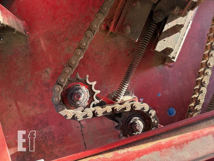 new-holland-br7090-image-16