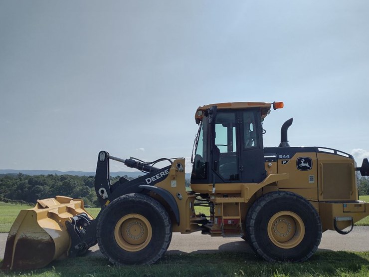 2023-deere-544-p-tier-image-1