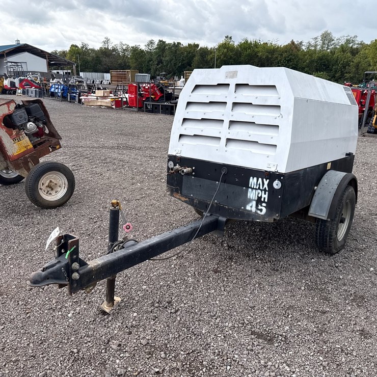 #2077 • 2017 ROTAIR TOABLE AIR COMPRESSOR