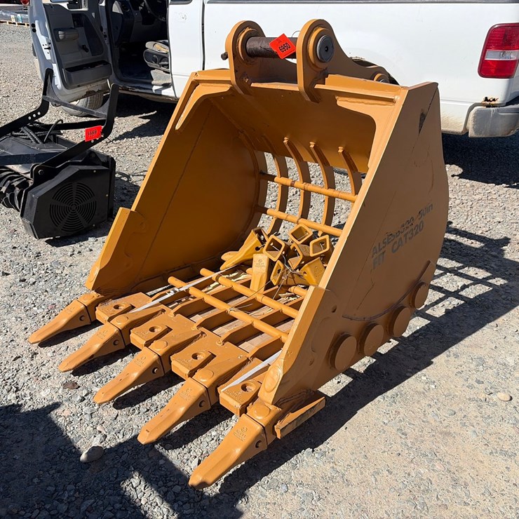 CATERPILLAR 320