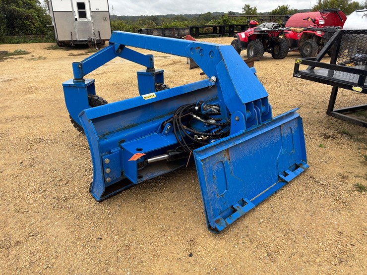 #1336-•-2022-topcat-sssg72-dozer-blade-image-1