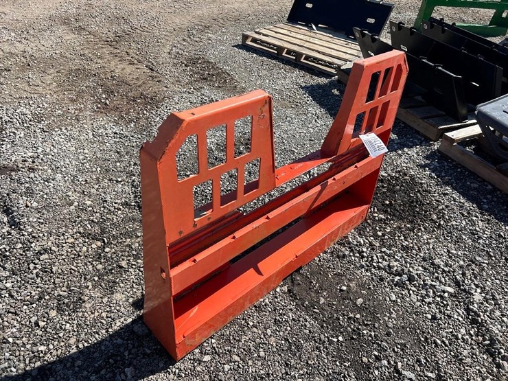 walk-through-skid-steer-fork-frame-backing-plate-image-1