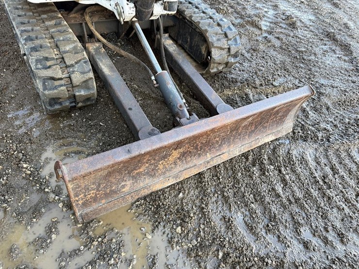 2005-bobcat-331g-image-11