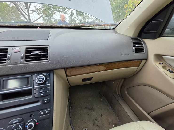 2008-volvo-xc90-image-35