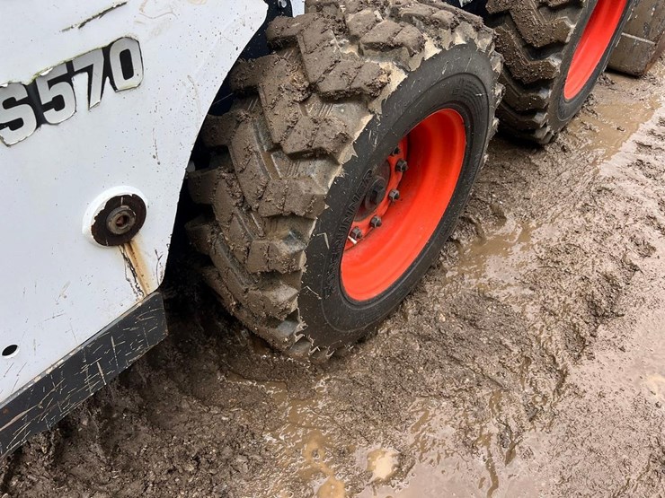 2018-bobcat-s570-image-17