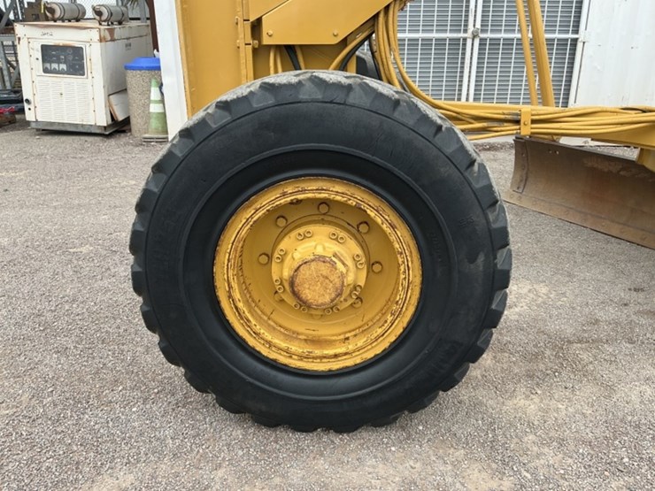 caterpillar-143h-image-9