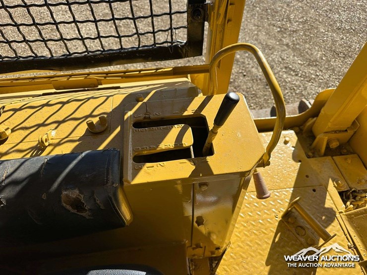 caterpillar-d6d-image-16