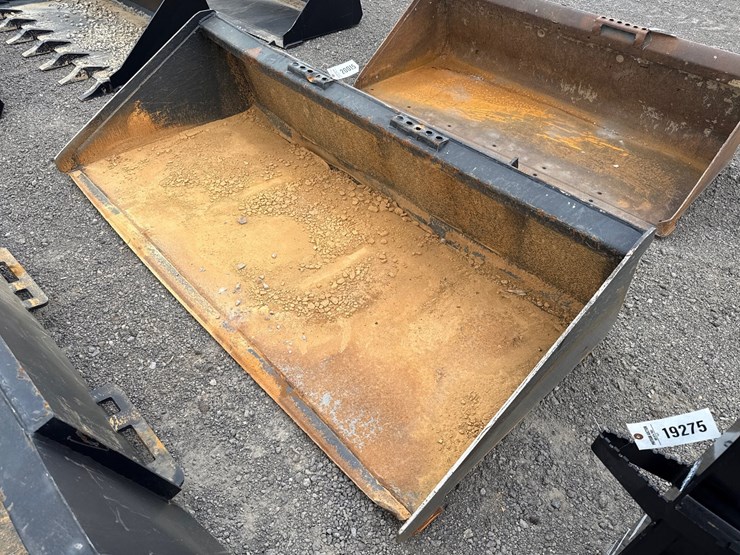 #2035-•-trubilt-78"-skid-steer-smooth-bucket-image-2