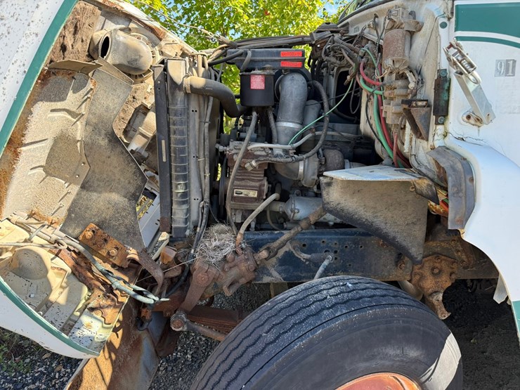 1991-ford-l8000-image-9