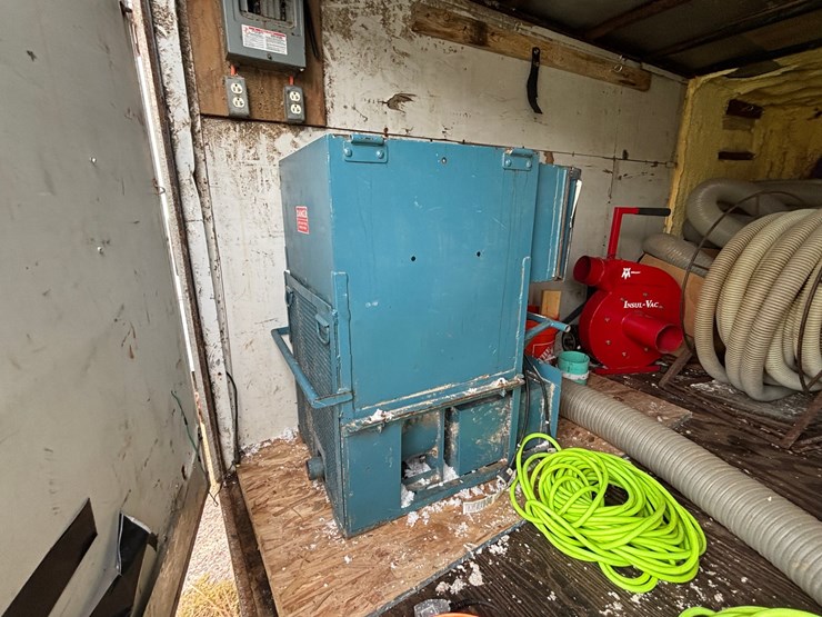 #1320-•-enclosed-cargo-trailer-with-blow-in-insulation-business-equipment-(no-title)-image-11