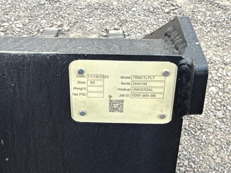 #2030-•-trubilt-60"-skid-steer-tooth-bucket-image-4