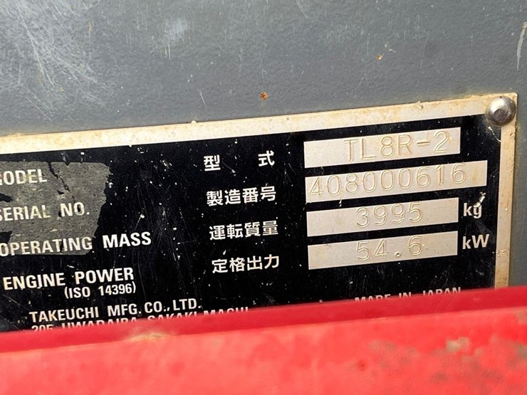 2021-takeuchi-tl8-image-15