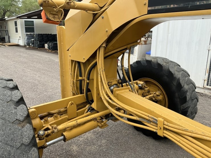 caterpillar-143h-image-13