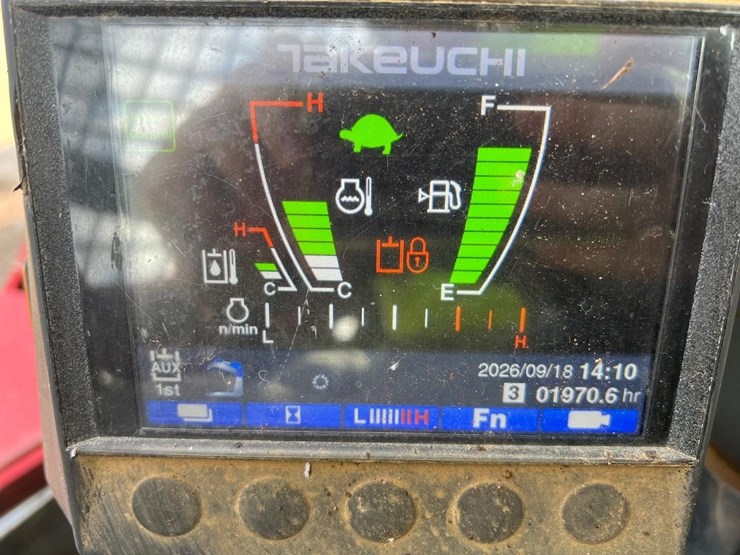 2023-takeuchi-tl8-image-19