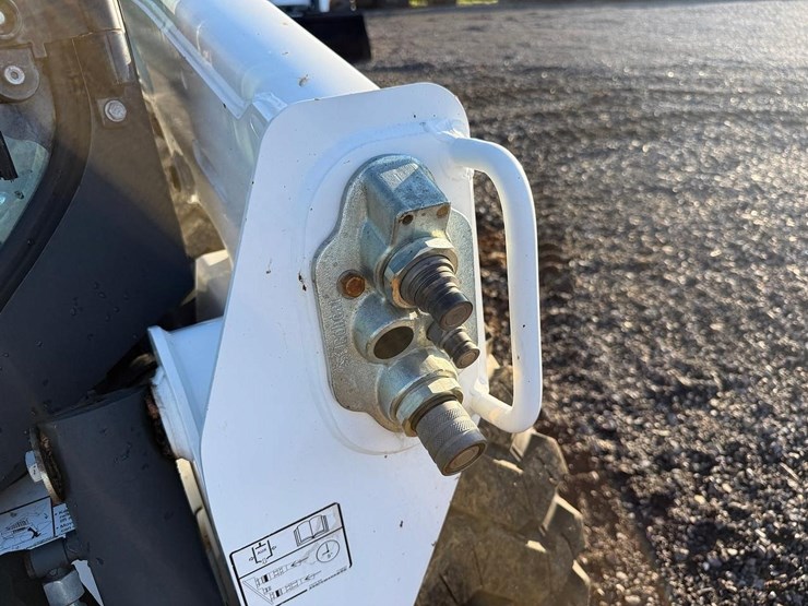 2018-bobcat-s550-image-11