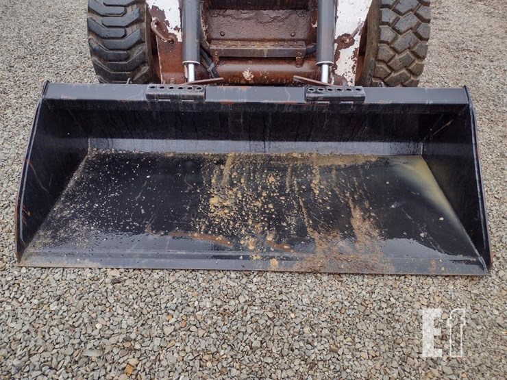 2009-bobcat-s300-image-18