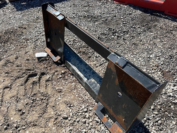 low-back-skid-steer-fork-frame-image-3
