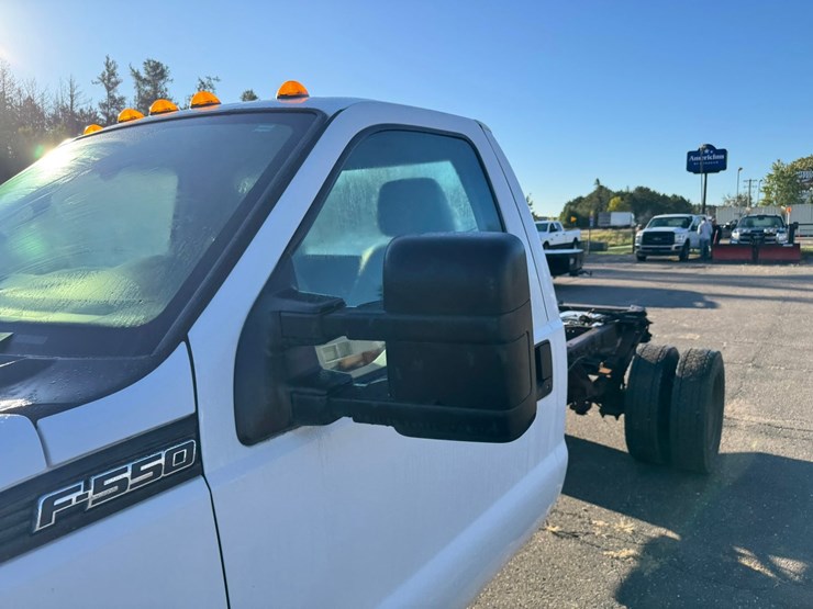 2013-ford-f550-image-12