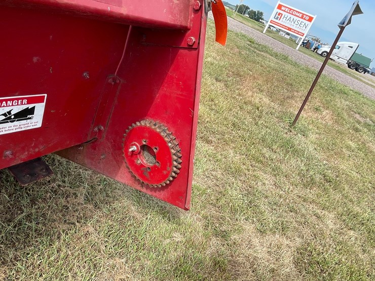 #1325-•-case-1063-(6)-row-corn-head-image-20