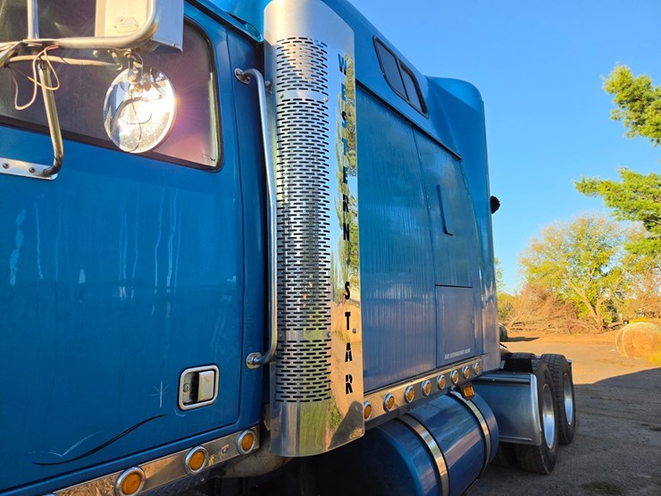 2001-western-star-4964ex-image-16
