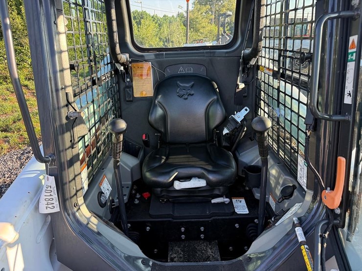 2017-bobcat-s550-image-16