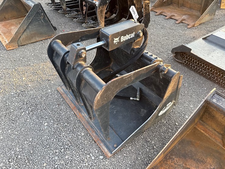 #2014-•-bobcat-36"-mini-skid-steer-single-cylinder-grapple-bucket-image-2
