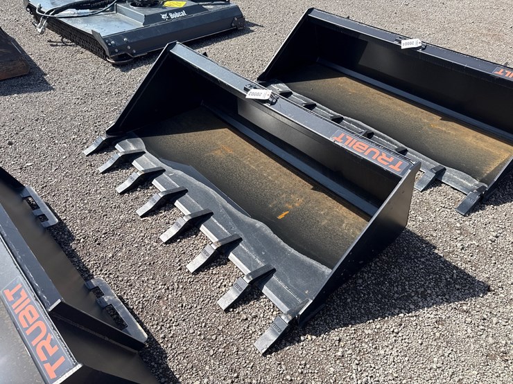 #2025-•-trubilt-66"-skid-steer-tooth-bucket-image-1