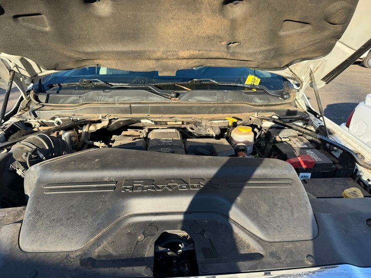 2020-dodge-3500-image-46