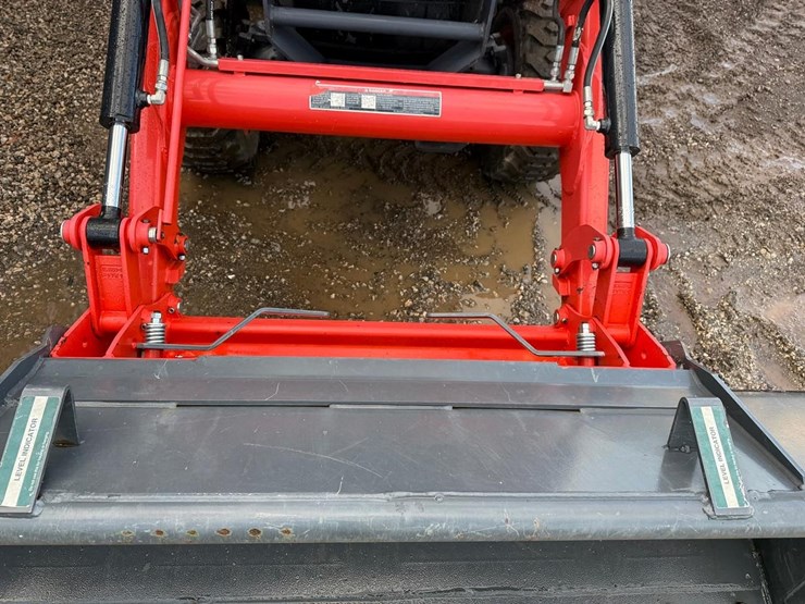 2019-kubota-l47-image-11