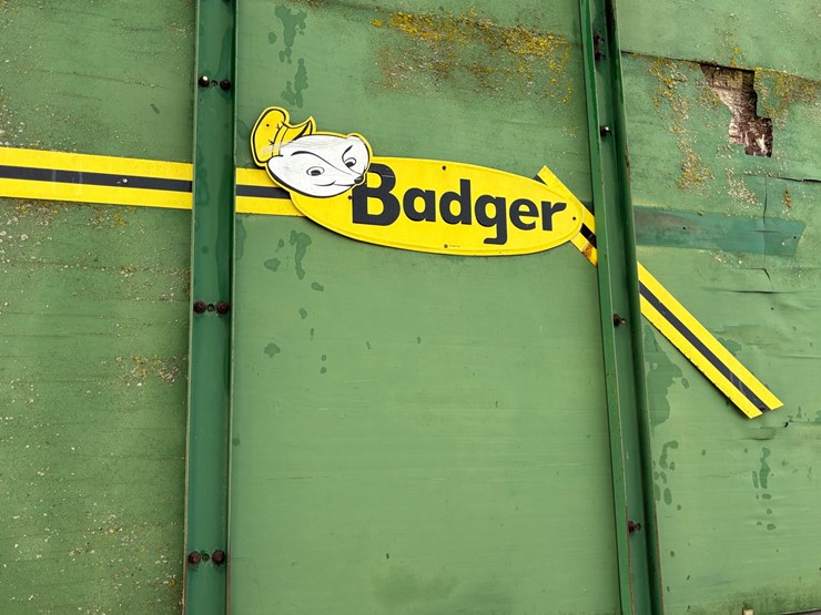 #1020-•-badger-chopper-box-image-24