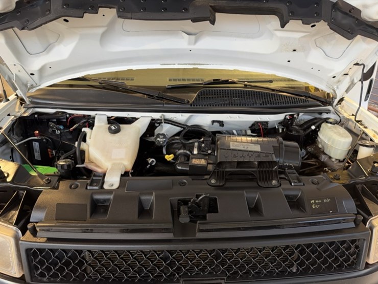 2018-chevrolet-express-2500-image-15