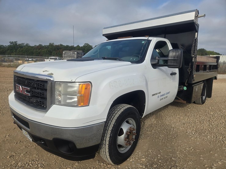 2013-gmc-sierra-3500-image-1