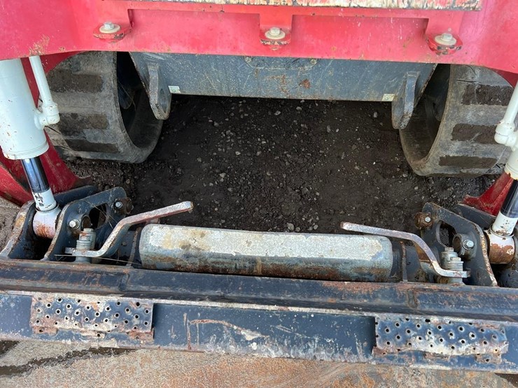 2020-takeuchi-tl8-image-13