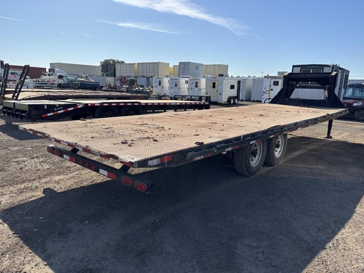 2010-pj-t/a-gn-hydraulic-tilt-deck-trailer-image-3