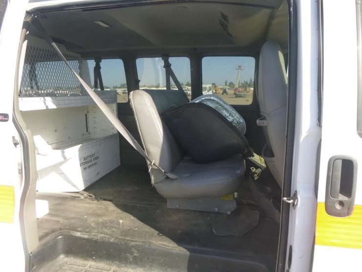 1999-gmc-3500-image-17