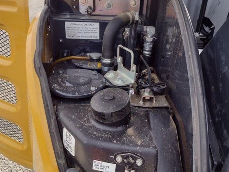 2021-deere-35g-image-31