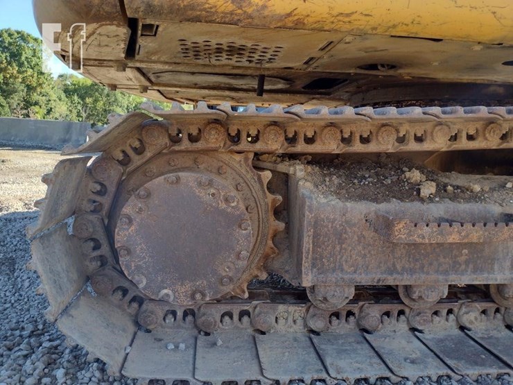 2005-deere-120c-image-25