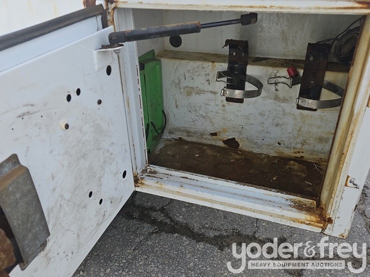 2016-ford-f350-image-17