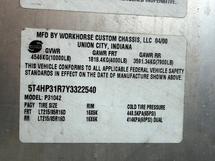 #4048-•-2000-workhorse-ft-1260-van-image-65