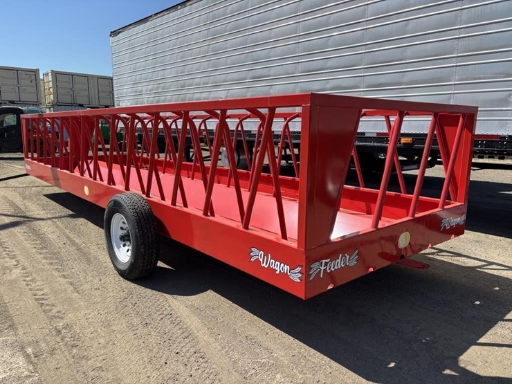 industrias-america-82r-towable-feeder-wagon-image-4