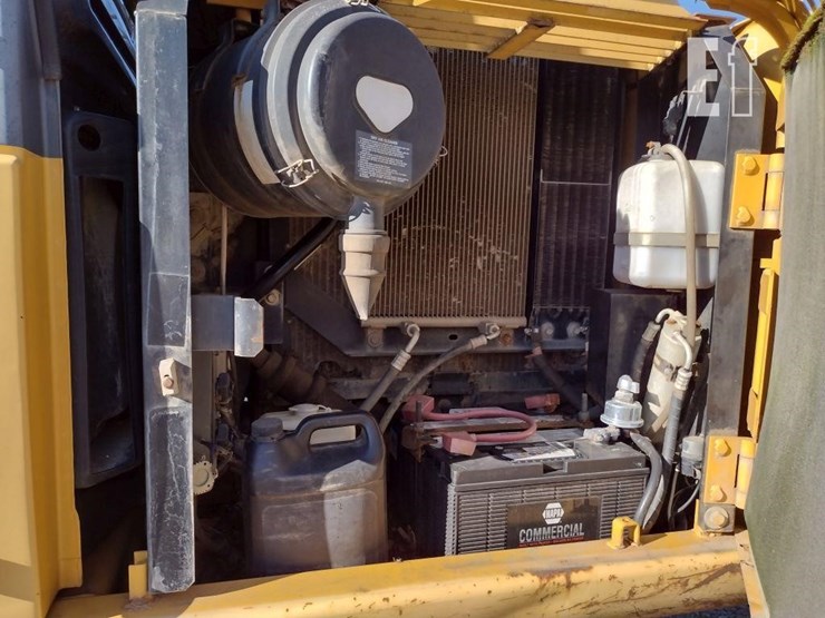 2005-deere-120c-image-21
