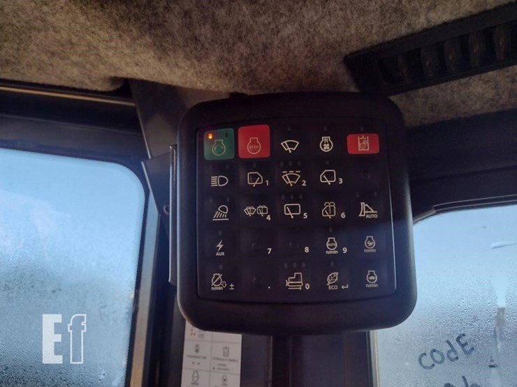 2023-deere-550k-lgp-image-8