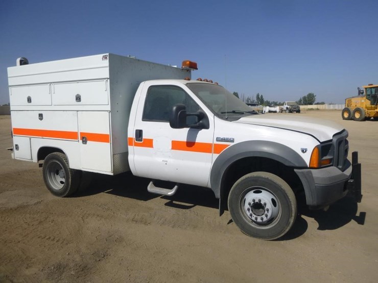 2005-ford-f450-image-3